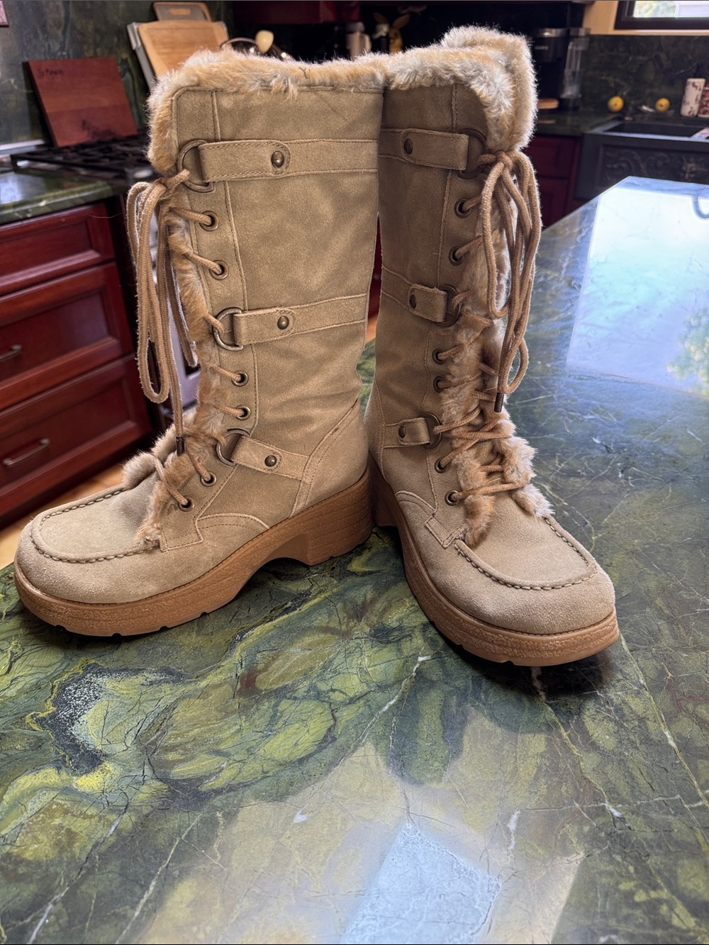 Report "Nelly" Olive/tan suede platform boots faux fur trim, lace-up boots.